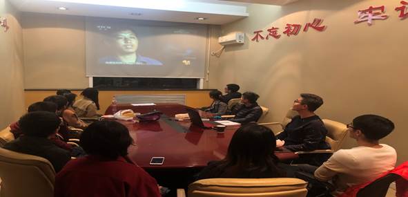 图3 学生党员和入党积极分子观看节目